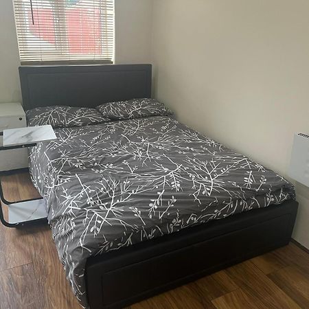Modern Studio In Rayners Lane Pinner Harrow Near Wembley Greater London Εξωτερικό φωτογραφία